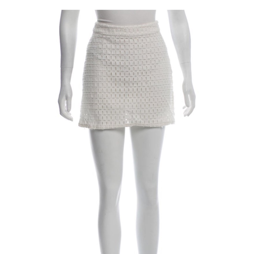 Frame crochet mini skirt